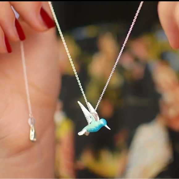 NWT! Creative Exquisite Cute Hummingbird Pendant Necklace.Necklace length is 18” - Picture 1 of 6